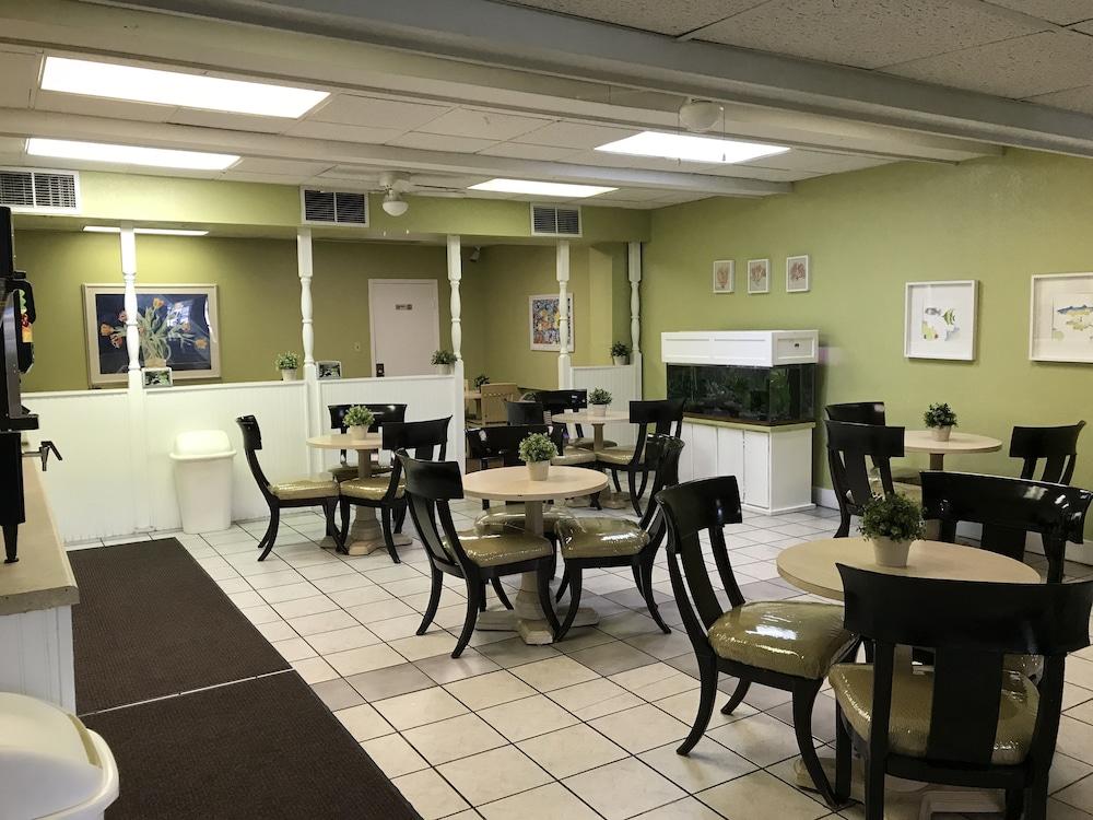 Lake Magdalene Quality Inn Tampa מראה חיצוני תמונה