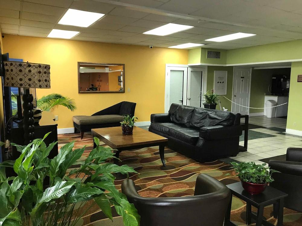 Lake Magdalene Quality Inn Tampa מראה חיצוני תמונה