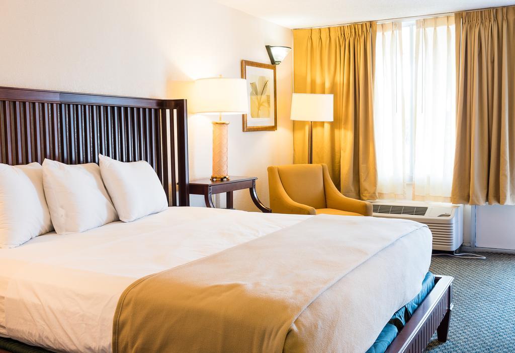 Lake Magdalene Quality Inn Tampa מראה חיצוני תמונה